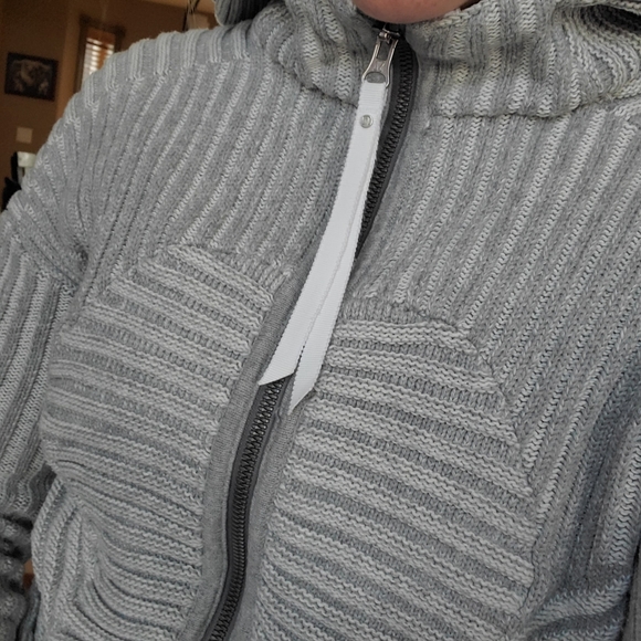 Lululemon Scuba Ribbed Hoodia Size 4 (Fits like a 6) - Picture 7 of 9